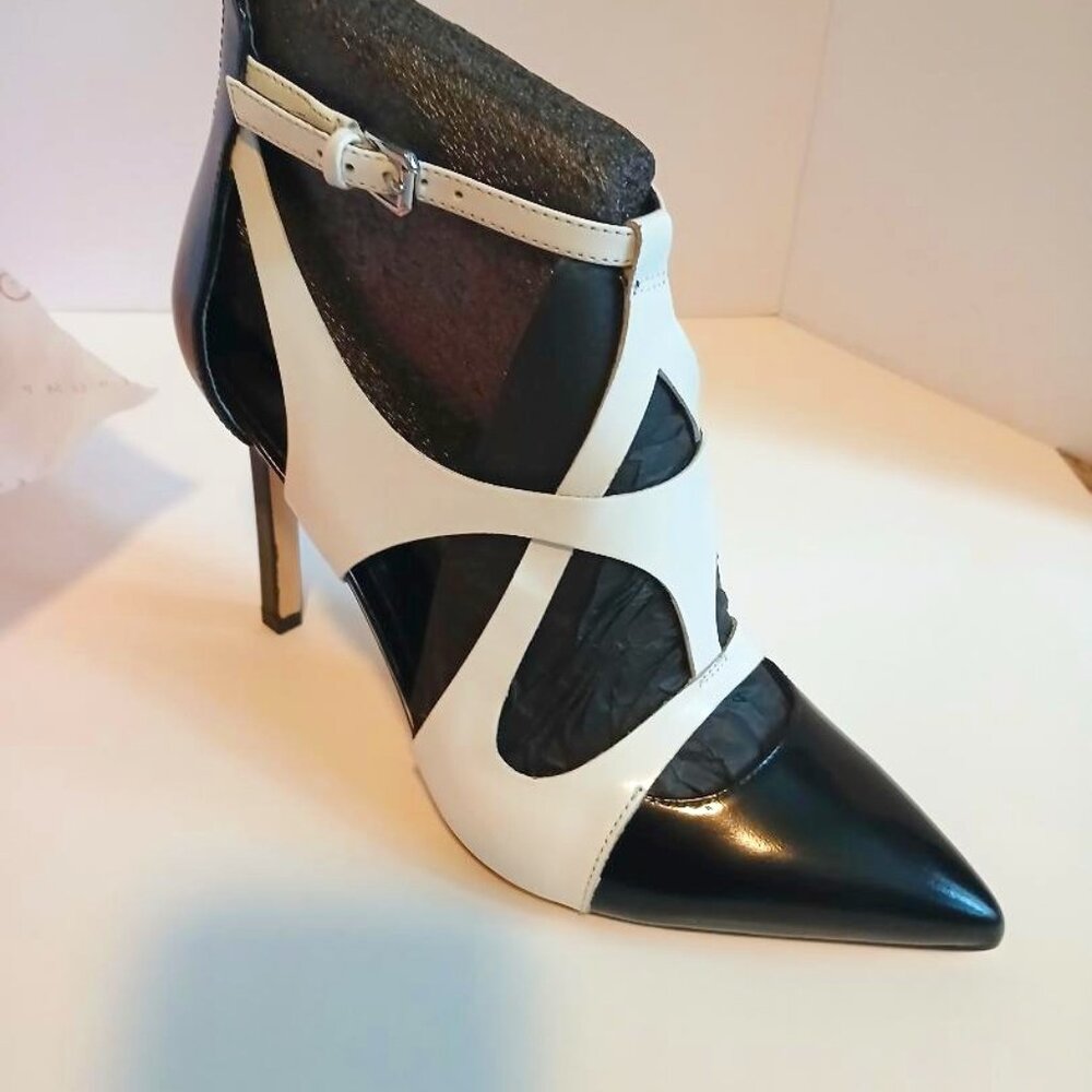 Ivanka Trump ItChatty Black & White Leather Heels Size 8.5